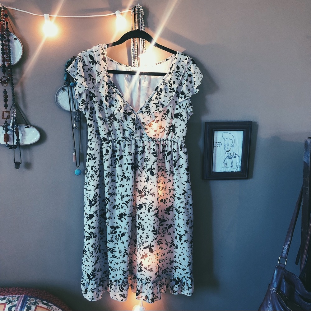 Converse One Star Floral Dress